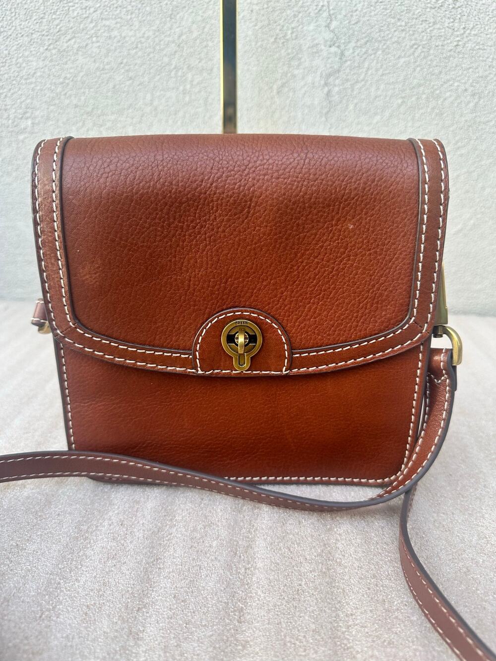 Fossil Ainsley Brown Leather Crossbody Bag w/Key Turnlock Flap Brass Hardware